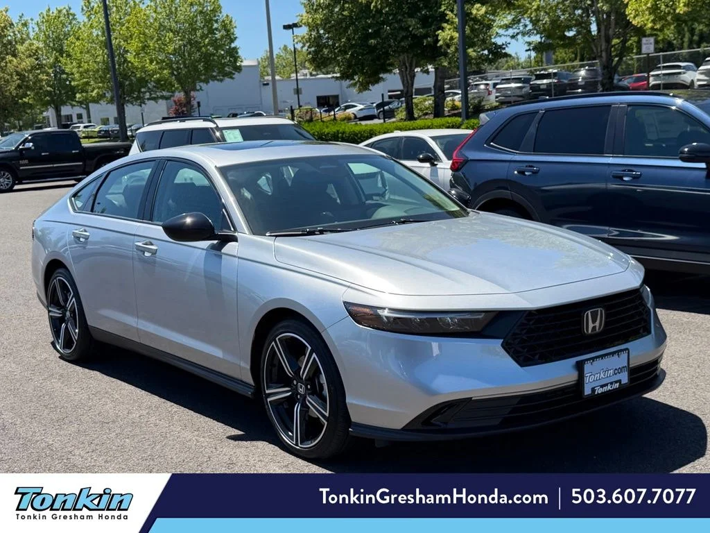 New 2026 Solar Silver Metallic Honda SE image 1