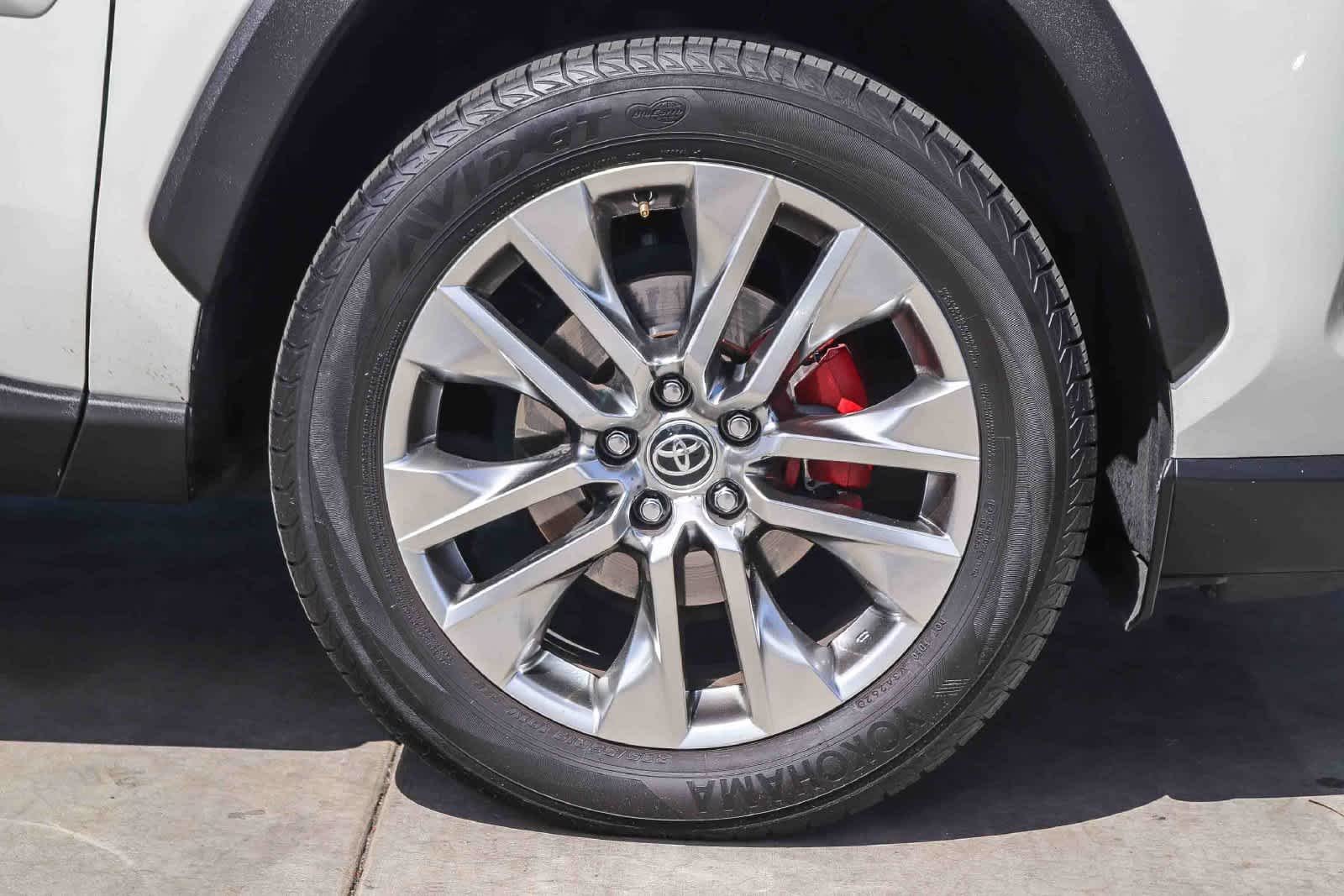 Used 2020 Blizzard Pearl Toyota Limited image 9