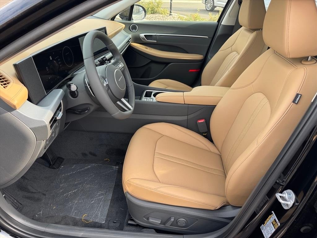 2025 Hyundai Sonata Hybrid Limited photo 4
