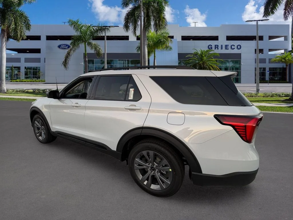 New 2026 Space White Metallic Ford Active image 9