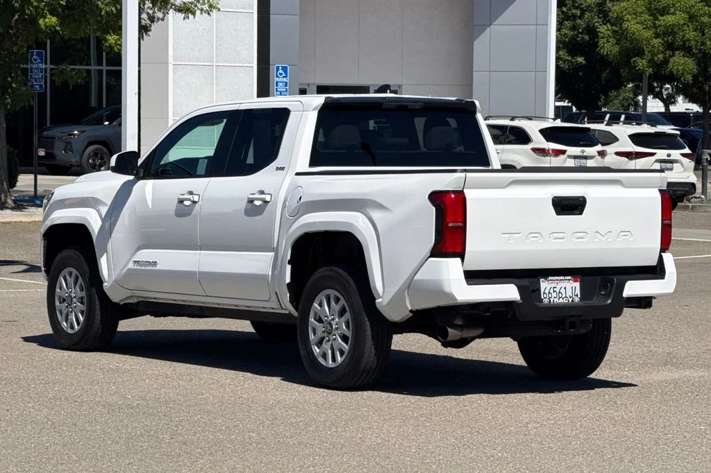 Used 2025 White Toyota SR5 image 8