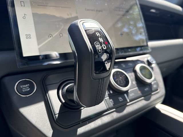 New 2026 Santorini Black Land Rover X-Dynamic SE image 18
