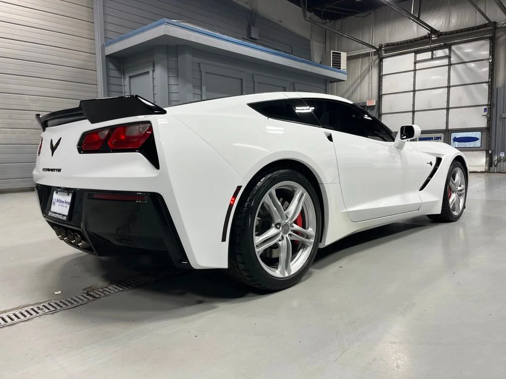 Used 2016 Arctic White Chevrolet Stingray image 7