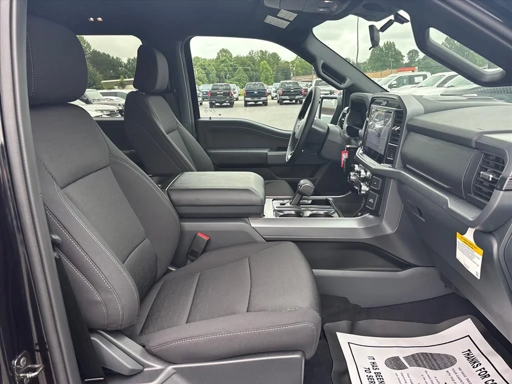 New 2026 Agate Black Metallic Ford XLT image 12