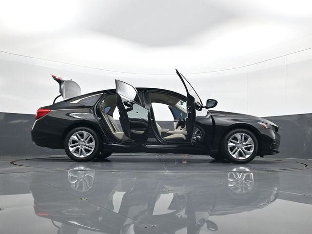 Used 2018  Honda LX image 33