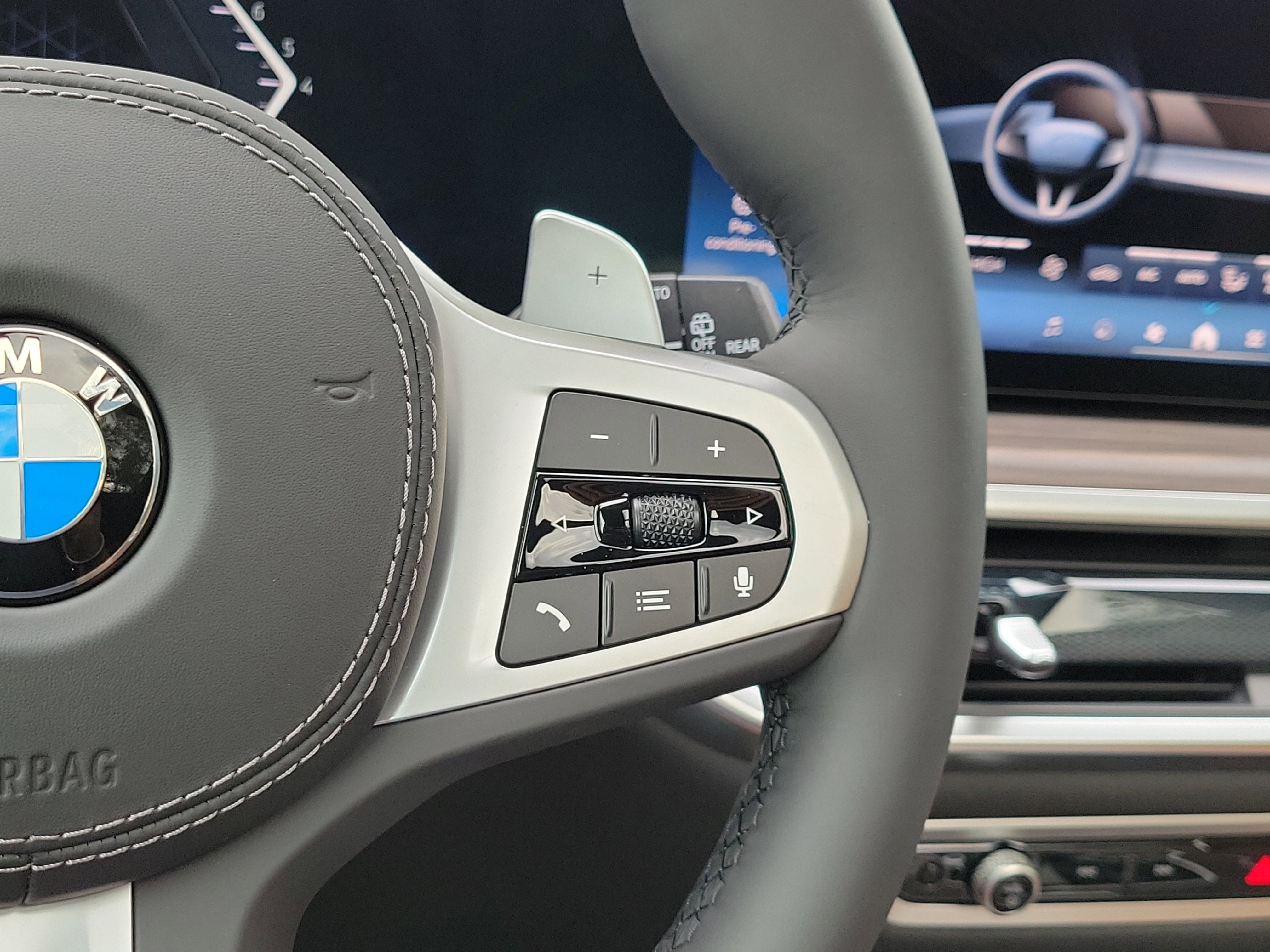 New 2026 Alpine White BMW sDrive40i image 22