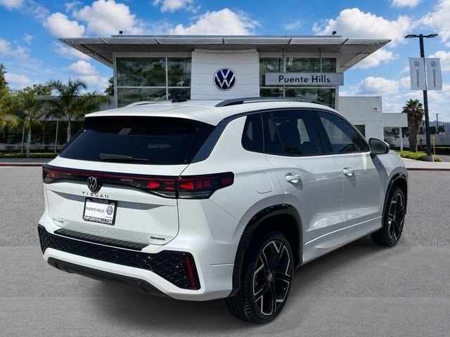New 2026 White/off-white Volkswagen 2.0T SE R-Line Black image 4