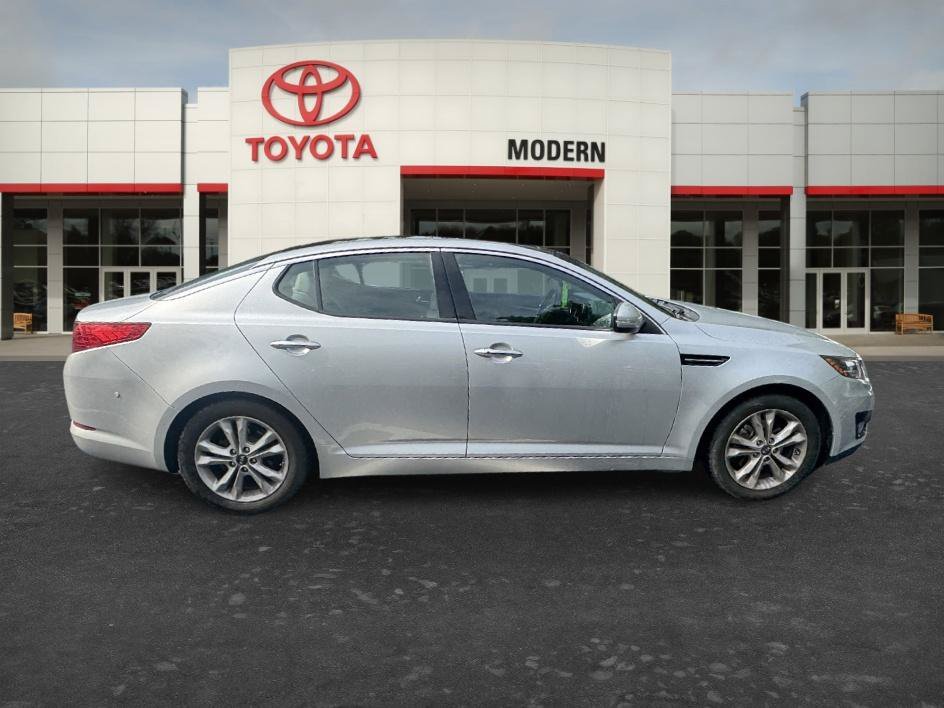 Used 2011 Bright Silver Kia EX image 19