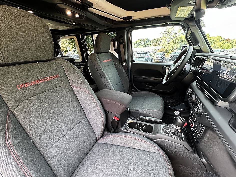 Used 2024 Anvil Clear Coat Jeep Rubicon image 23