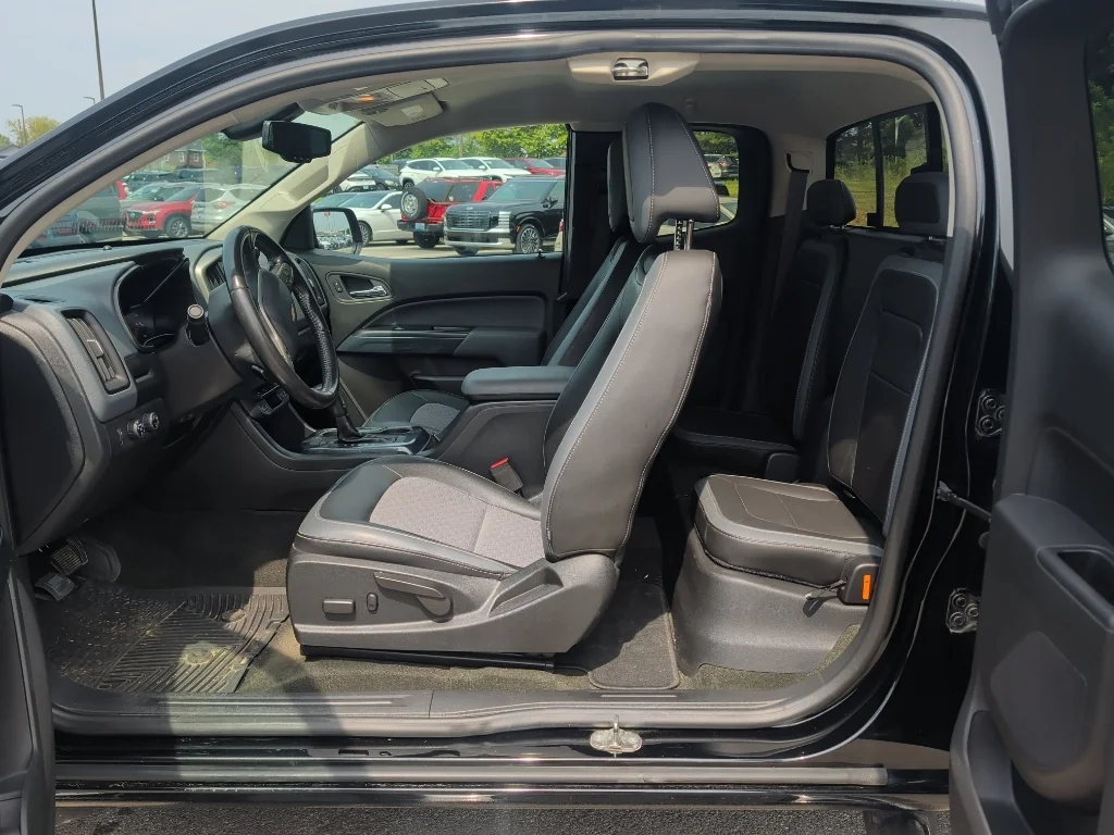 Used 2016 Black Chevrolet 4WD Z71 image 11