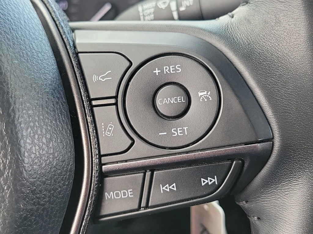 Used 2024 Ice Toyota SE image 6