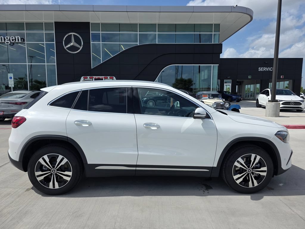 New 2026 Polar White Mercedes-Benz GLA 250 image 38