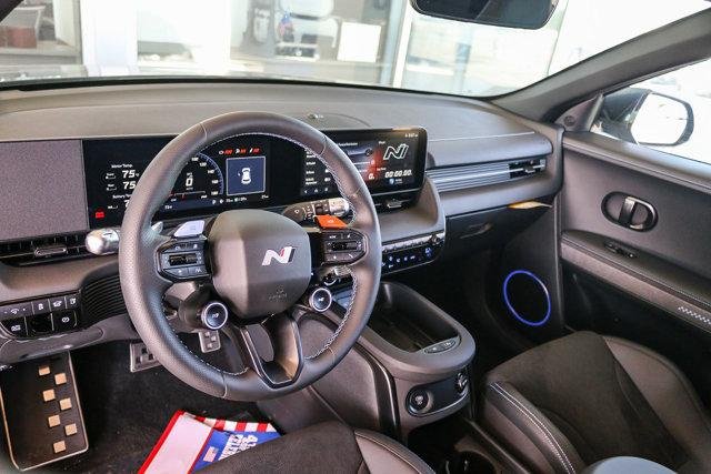 2025 Hyundai IONIQ 5 N - Photo 25