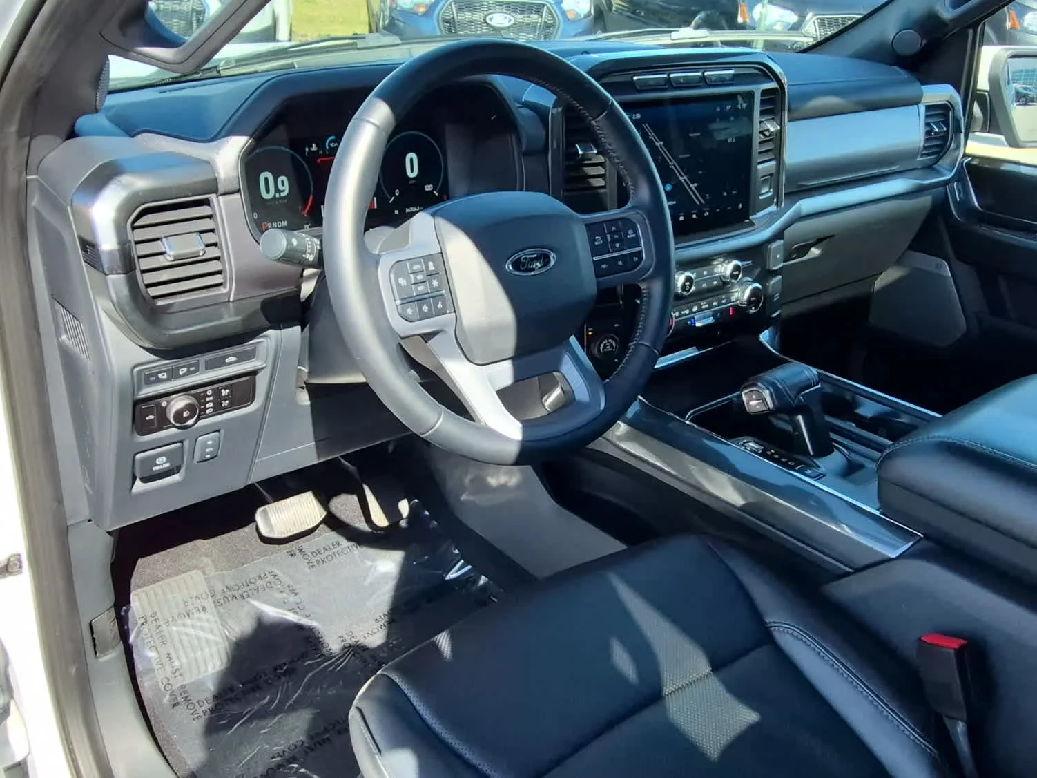 Certified Used 2023 Oxford White Ford LARIAT image 12