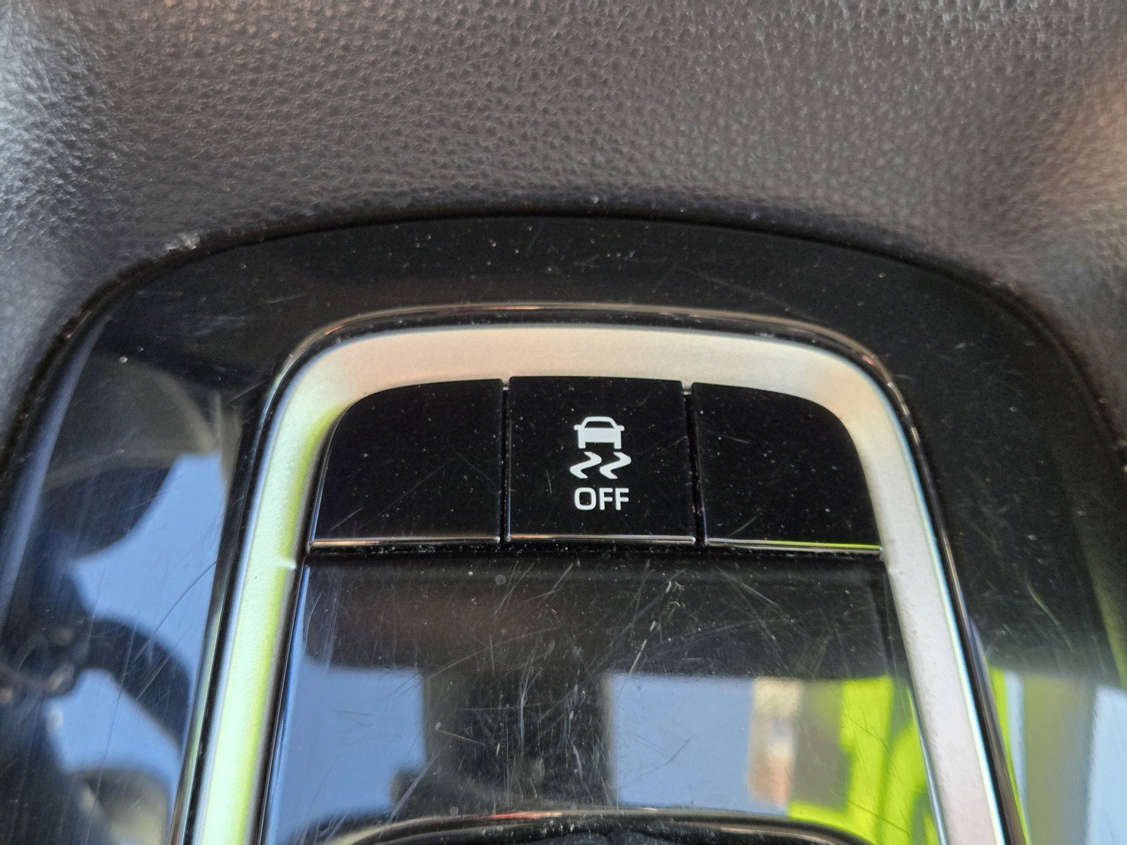 Certified Used 2025 White Toyota LE image 22