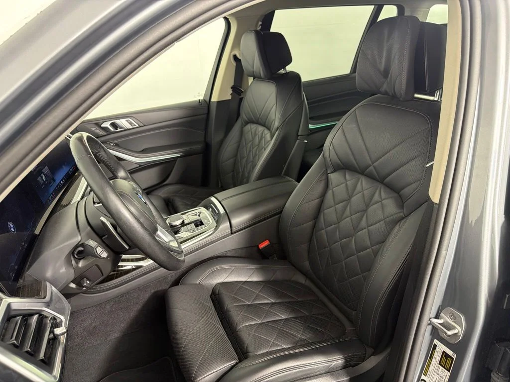 Used 2025 Gray BMW xDrive40i image 28