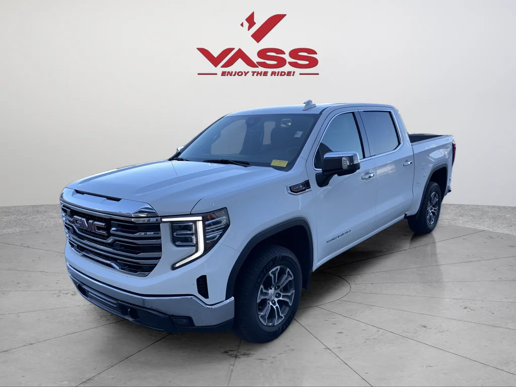 Used 2025 Summit White GMC SLT image 1