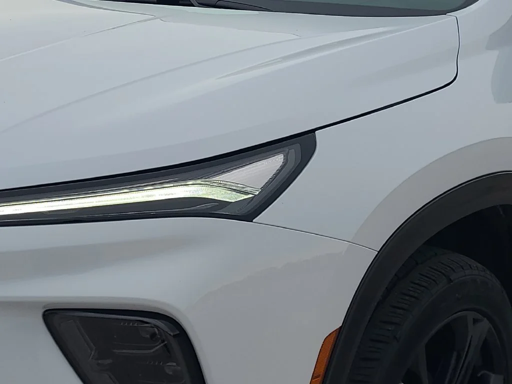 New 2027 Iridescent White Tricoat Buick Sport Touring image 24