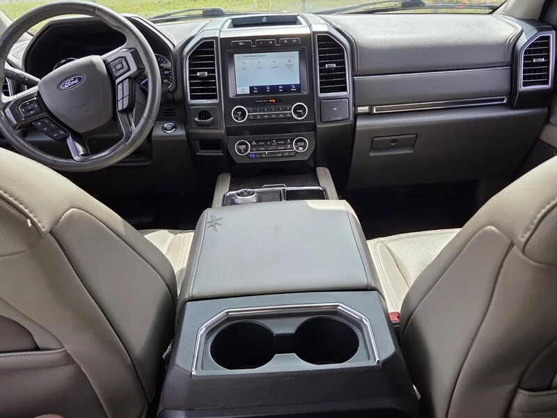 Used 2021 White Metallic FORD LIMITED image 8