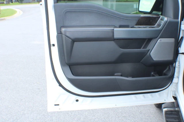 Used 2021  Ford  image 6