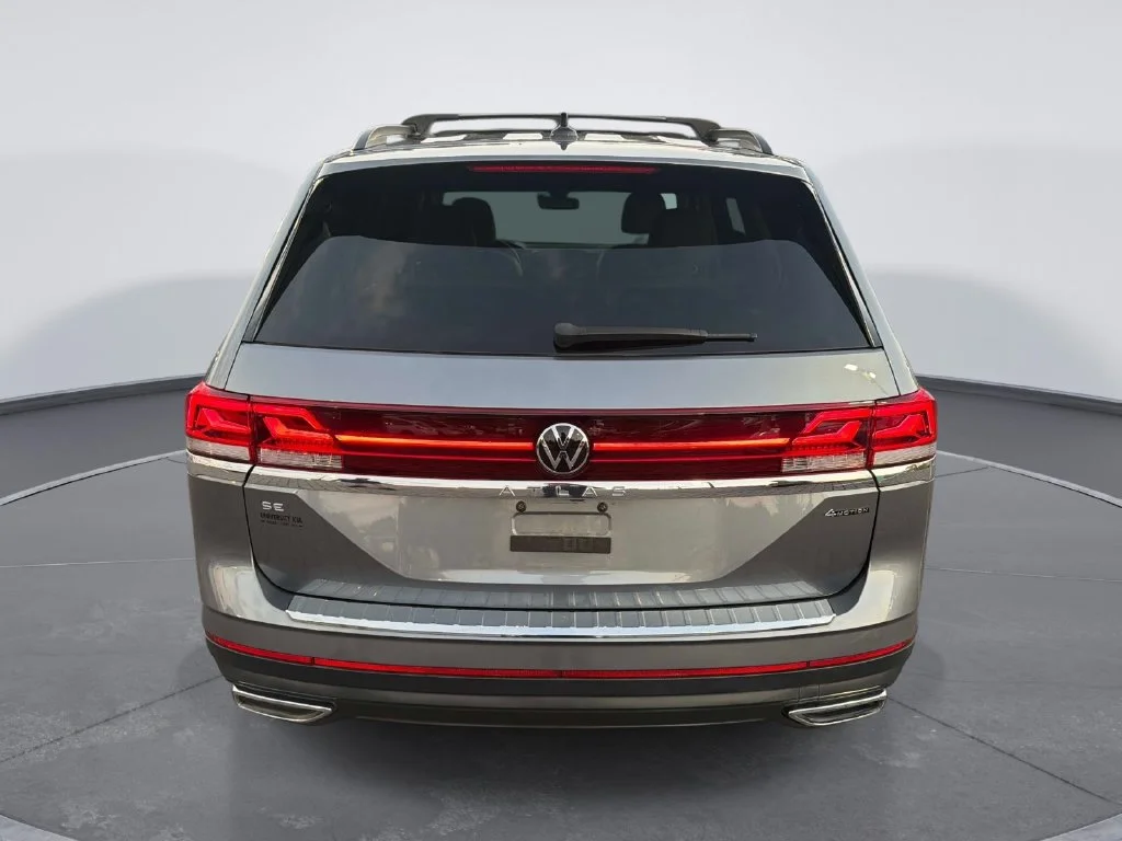 Used 2024  Volkswagen 2.0T SE image 6