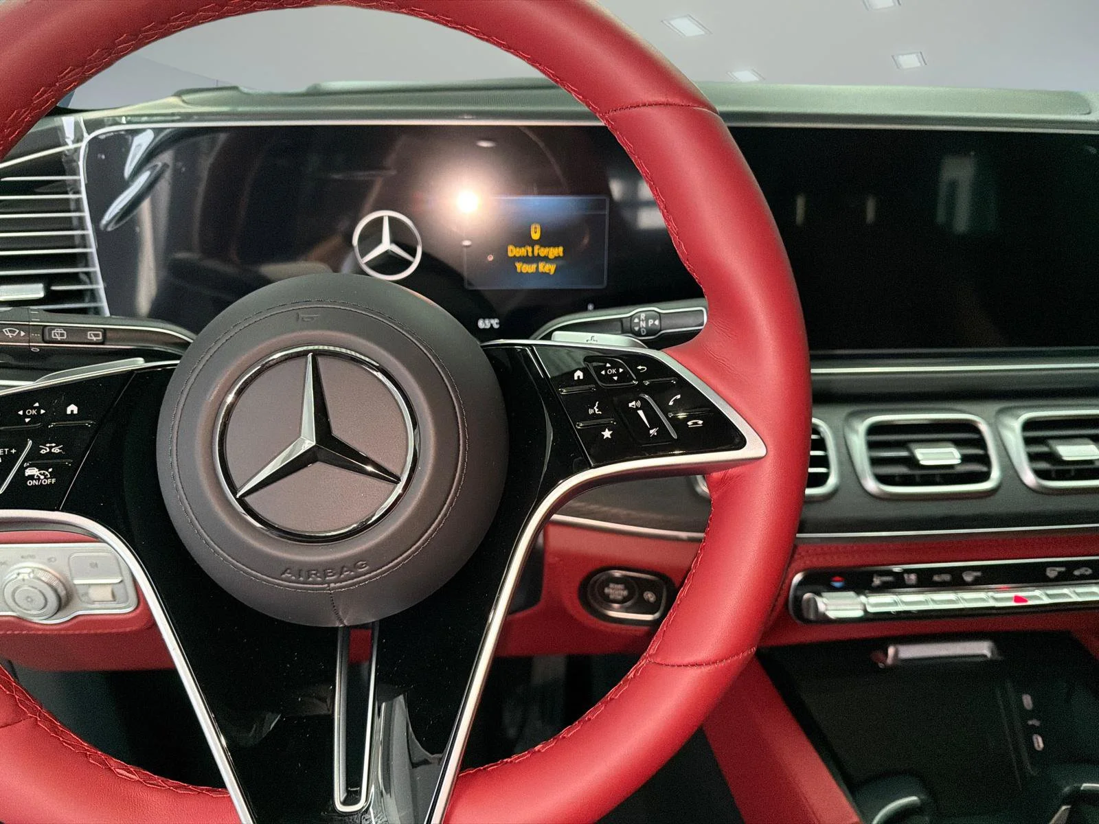 New 2026 manufaktur paint manufaktur si Mercedes-Benz GLE 580 image 14