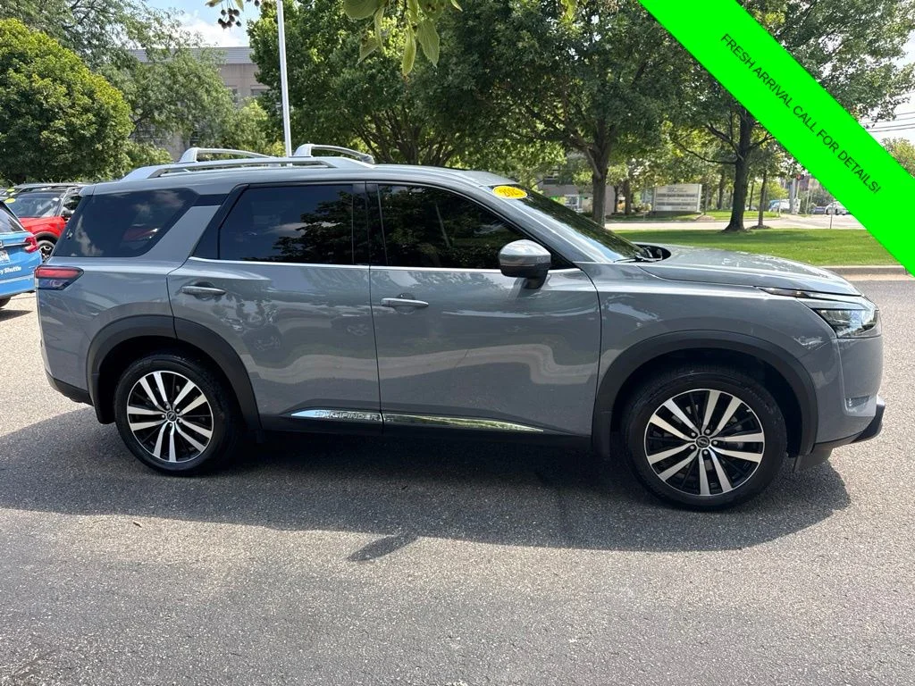 Used 2025 Boulder Gray Nissan Platinum image 40