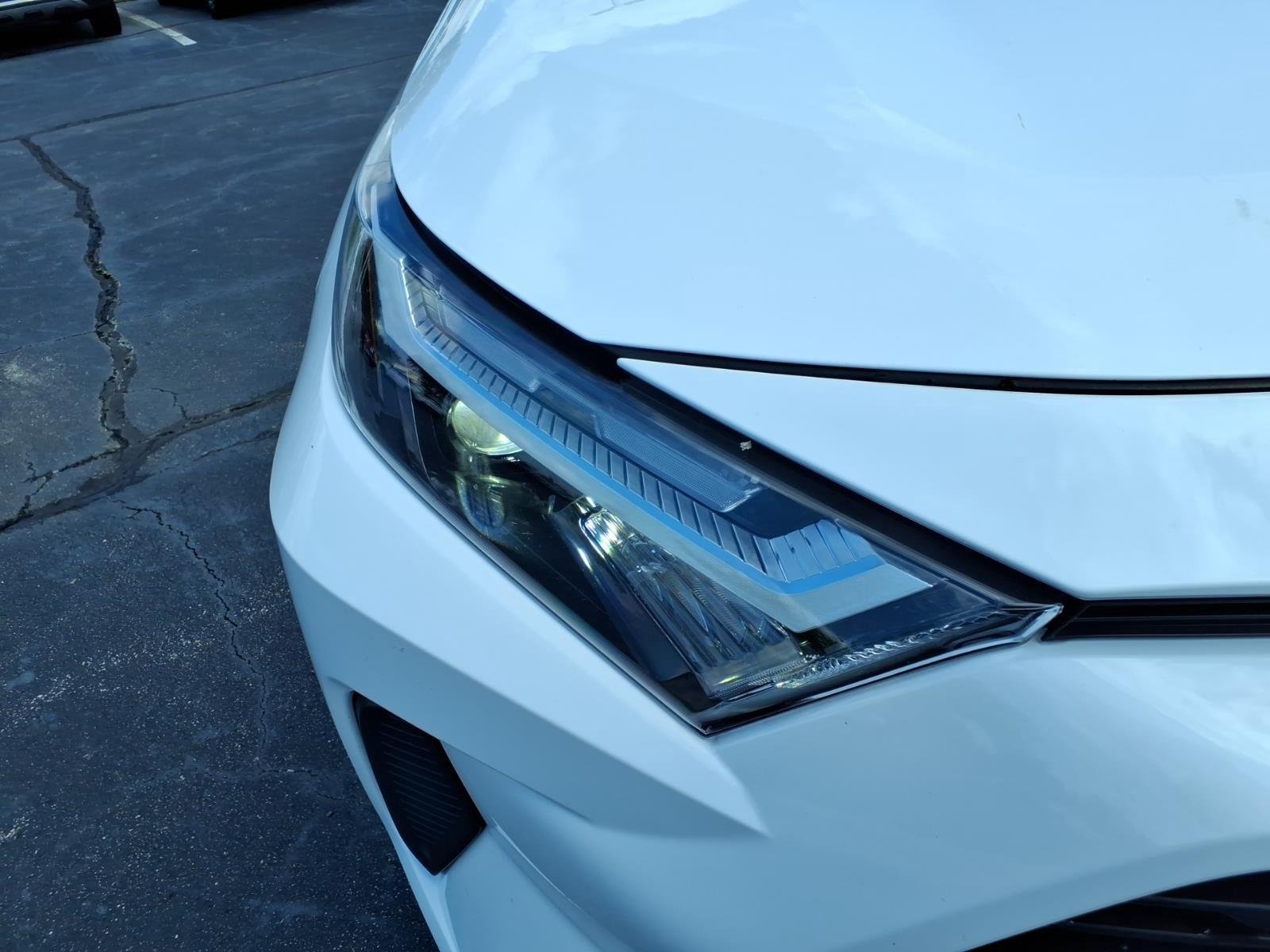 Used 2025 Ice Cap Toyota XLE image 16