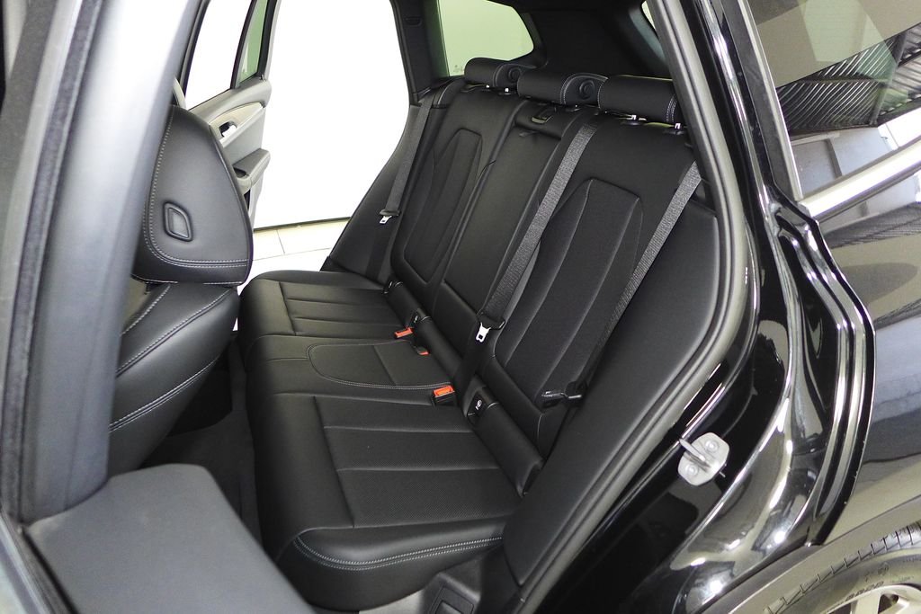 Used 2023 Black Sapphire Metallic BMW sDrive30i image 21