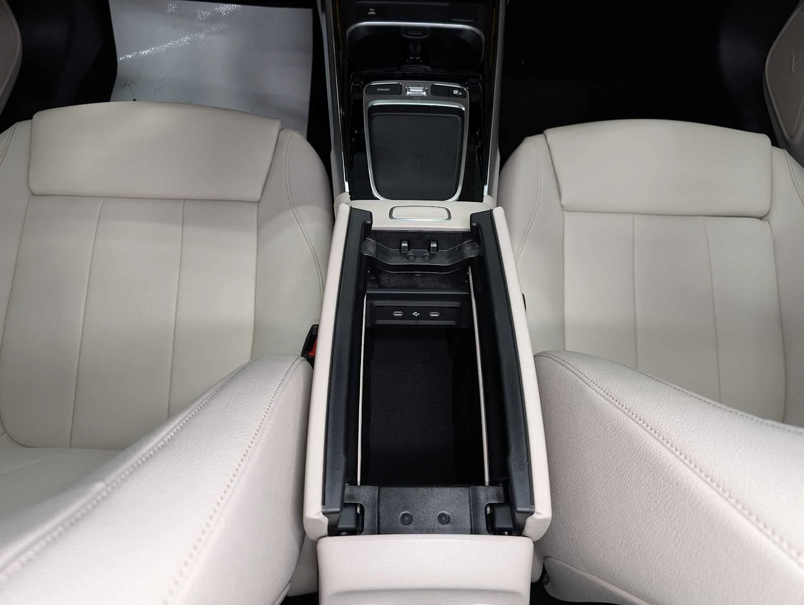 Used 2026 Polar White Mercedes-Benz GLB 250 image 19
