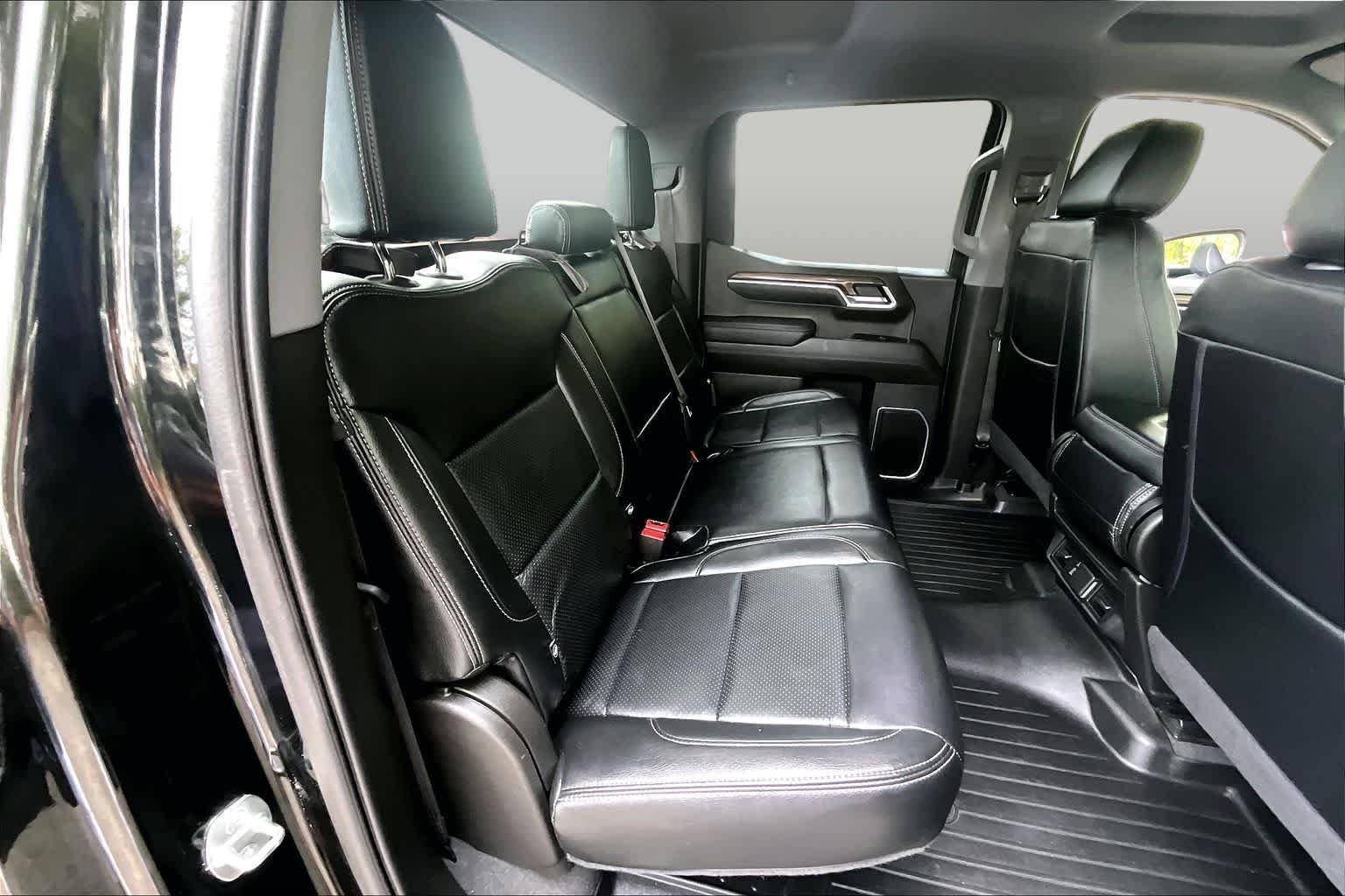 Used 2022 Black Chevrolet LT image 18