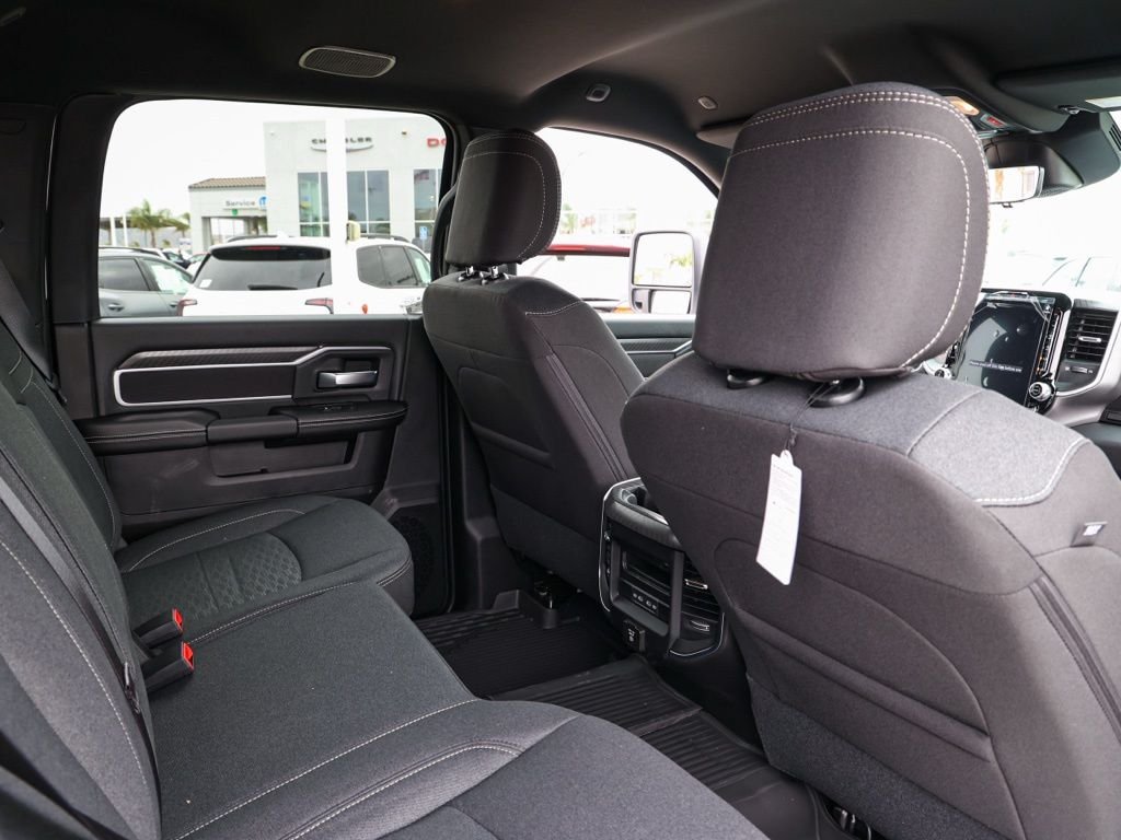 New 2026 Bright White Clear-Coat Exterior Paint RAM Big Horn Night Edition image 15