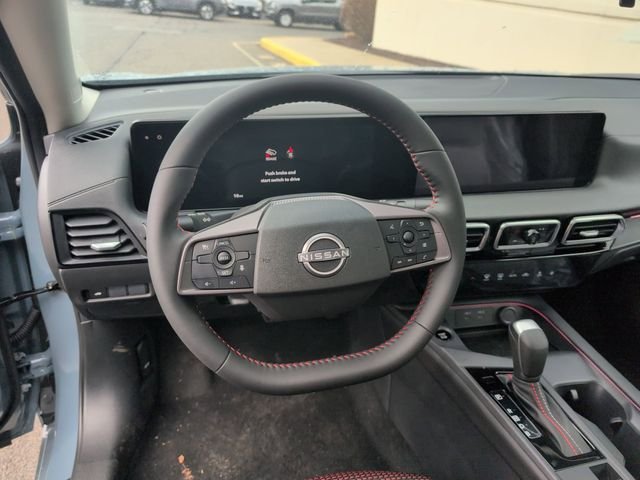 New 2026 Atlantic Gray Metallic / Super Black Two-tone Nissan SR image 13