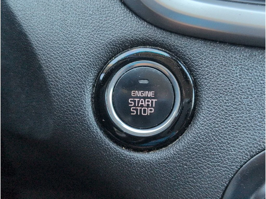 Used 2020 SILVER Kia 4d SUV FWD SX image 18