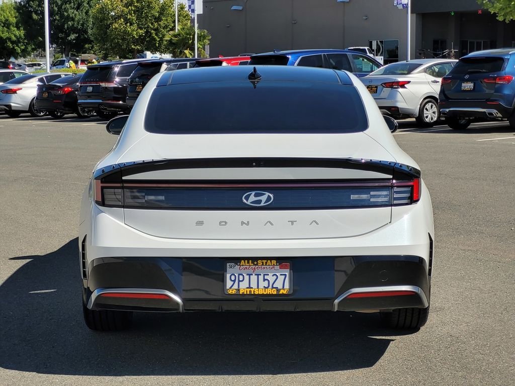 Used 2024 White Hyundai SEL image 5