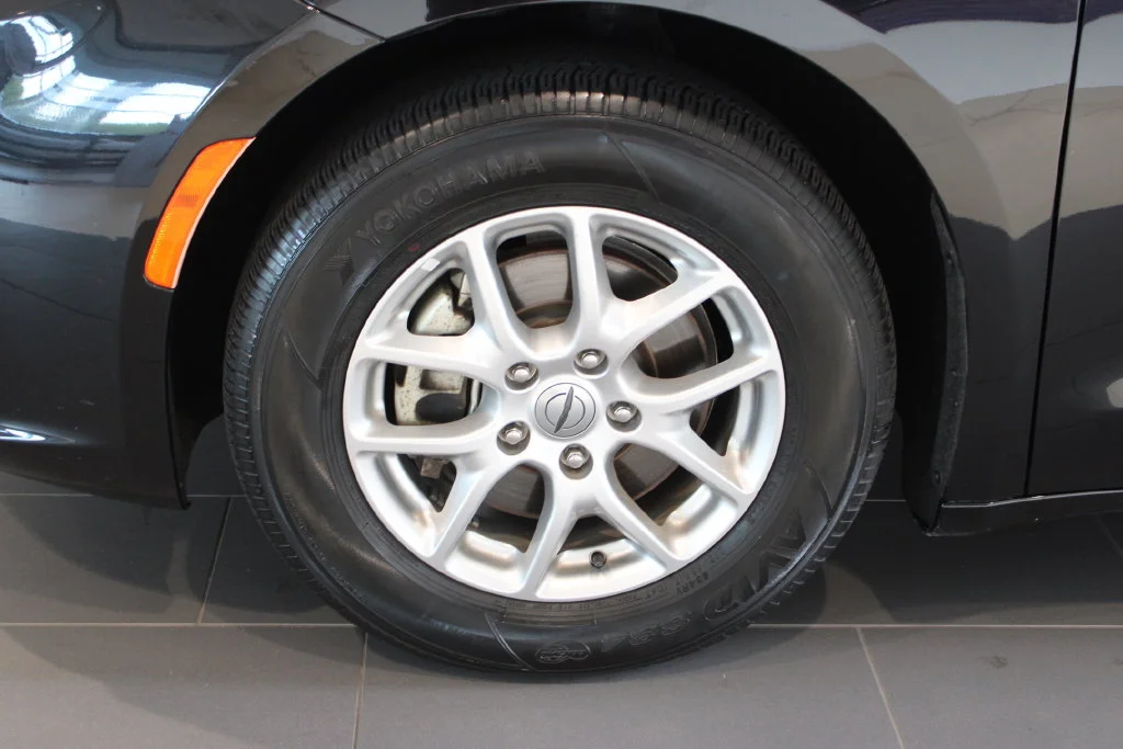 Used 2024 Black Chrysler Touring L image 29