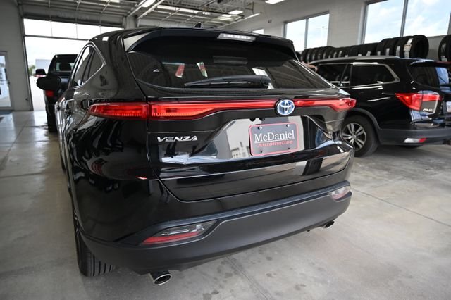 2023 Toyota Venza LE - Photo 7
