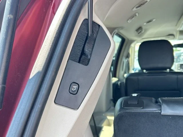 Used 2015 Red Chrysler Touring image 10