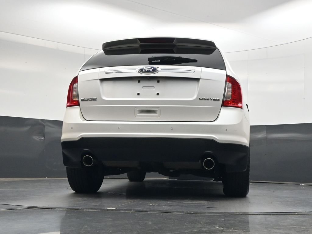 Used 2011 White Ford Limited image 43