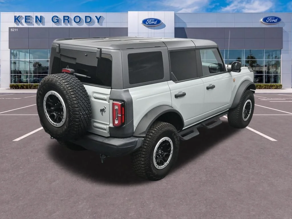 Used 2023 Gray Ford Badlands image 14
