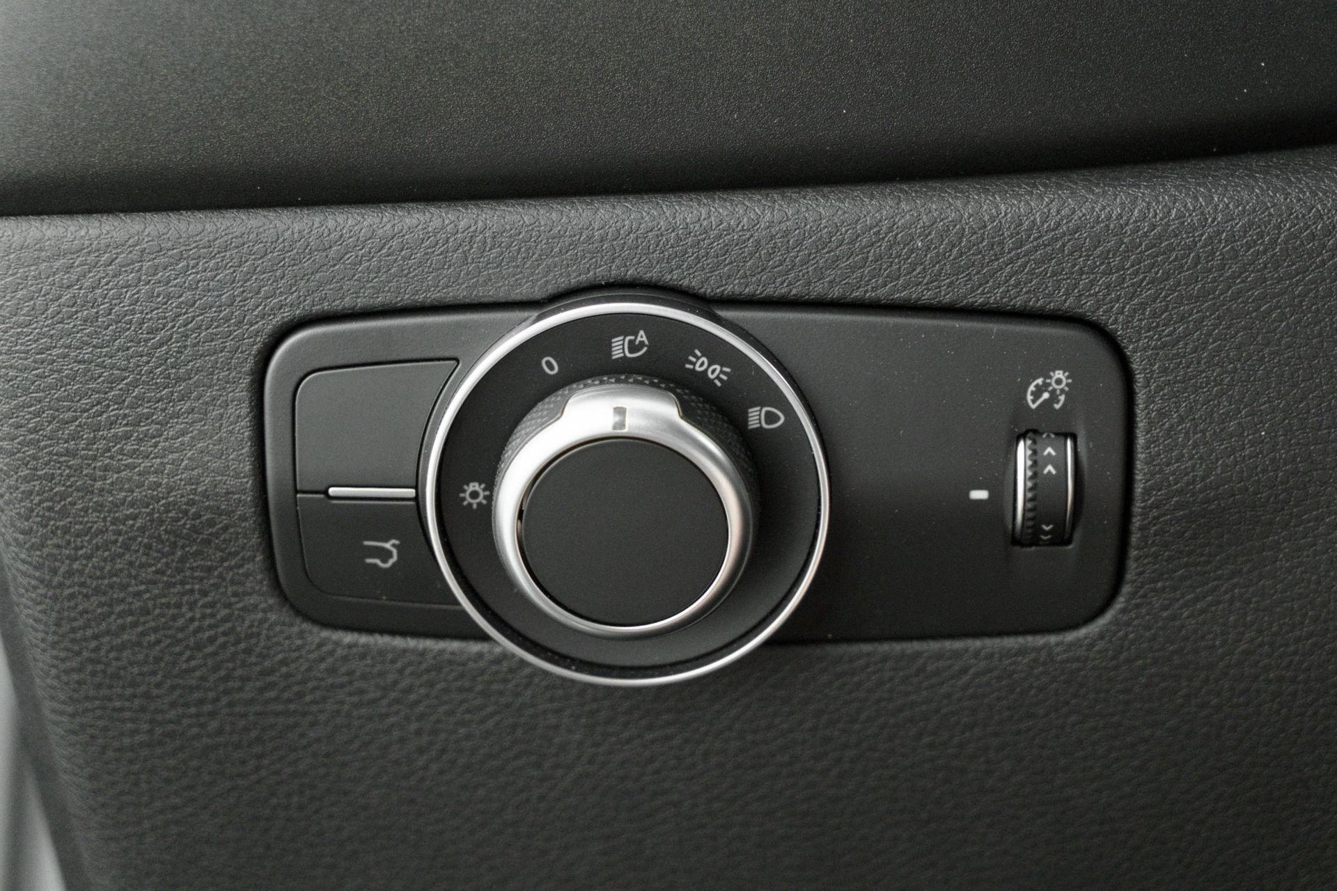 New 2025 Alfa Black Exterior Paint Alfa Romeo Base image 27