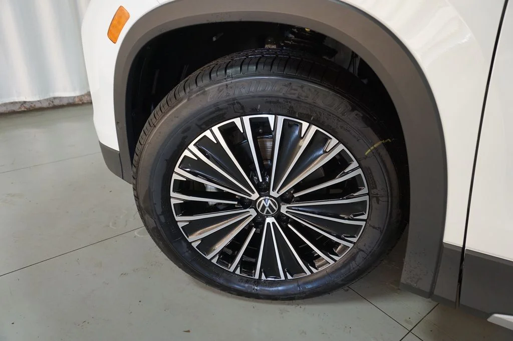 New 2026 Pure White Volkswagen 2.0T S image 28