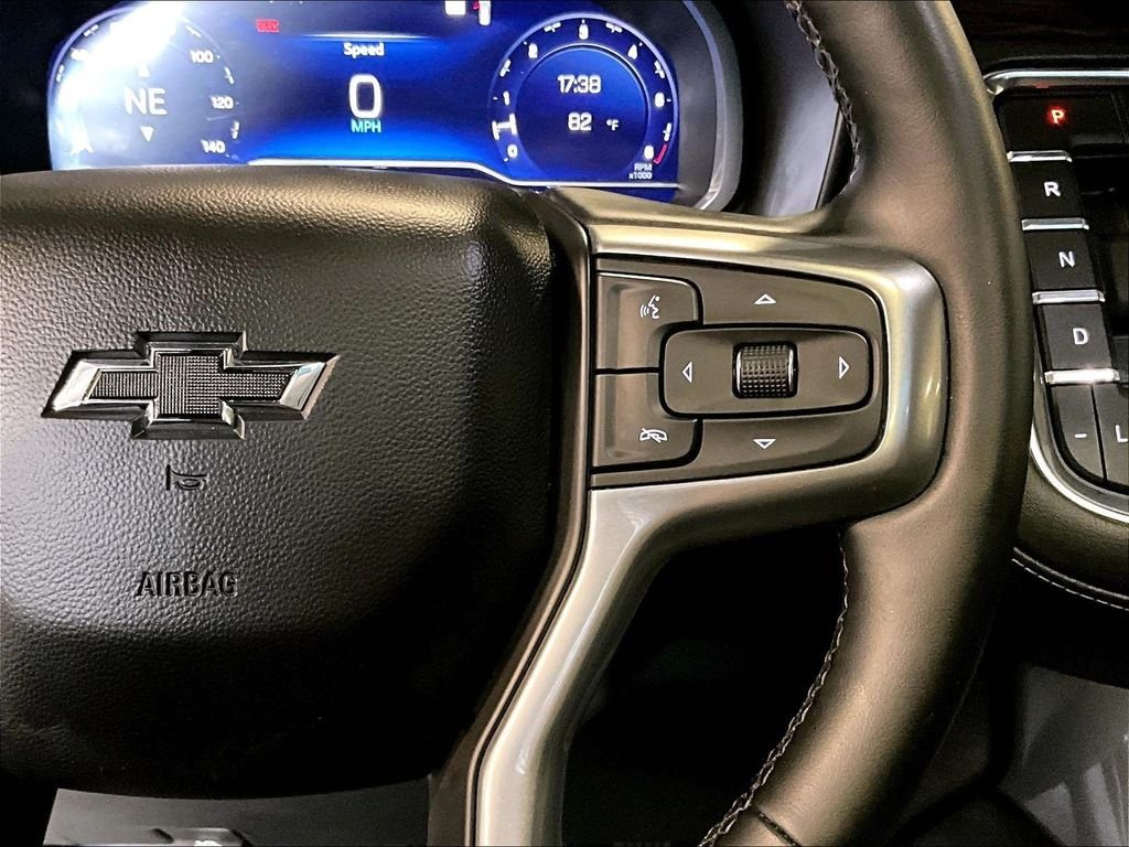 Used 2023 Black Chevrolet Z71 image 25