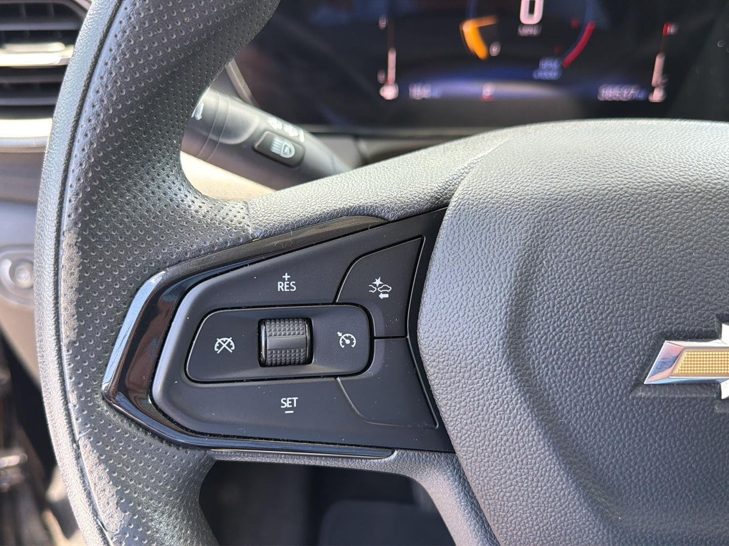 Used 2025 Mosaic Black Metallic Chevrolet LT image 20