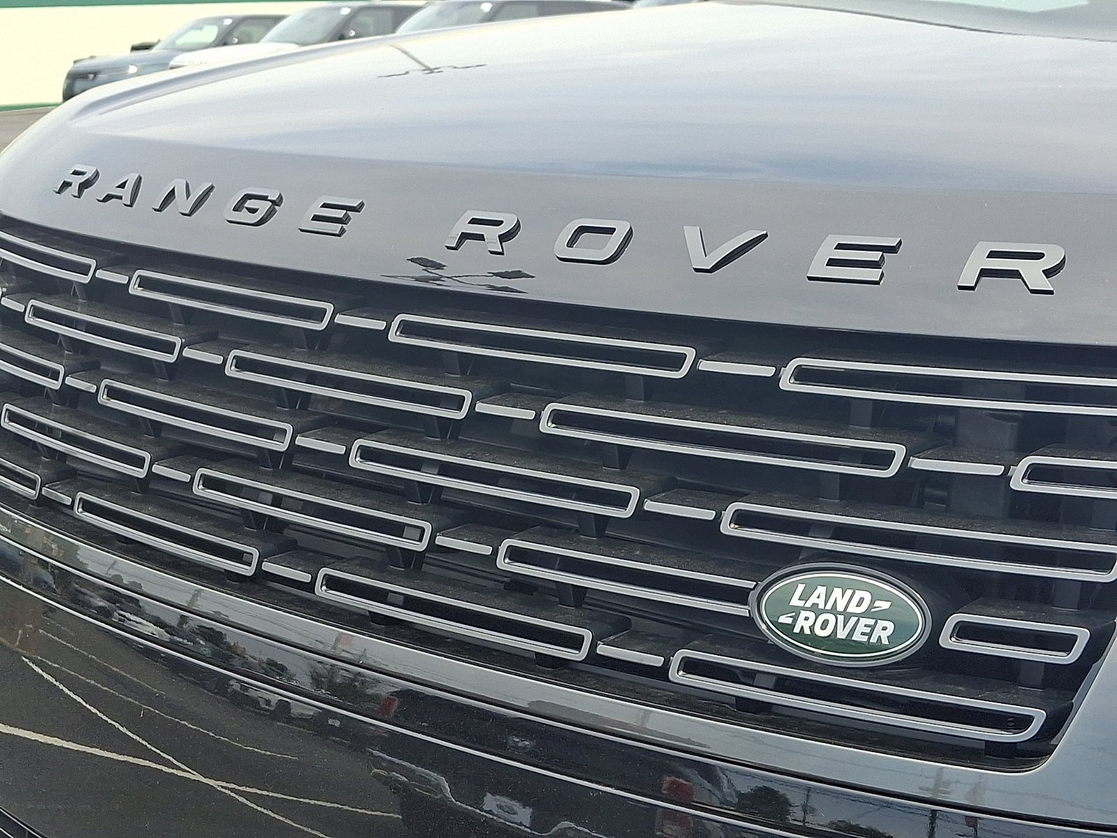 New 2026 Santorini Black Land Rover SE image 17