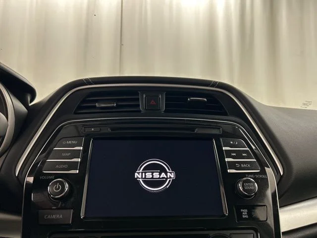 Used 2023  Nissan 3.5 SL image 12