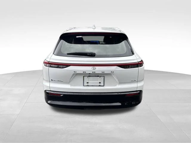 New 2026 Oxygen White Toyota XLE image 4