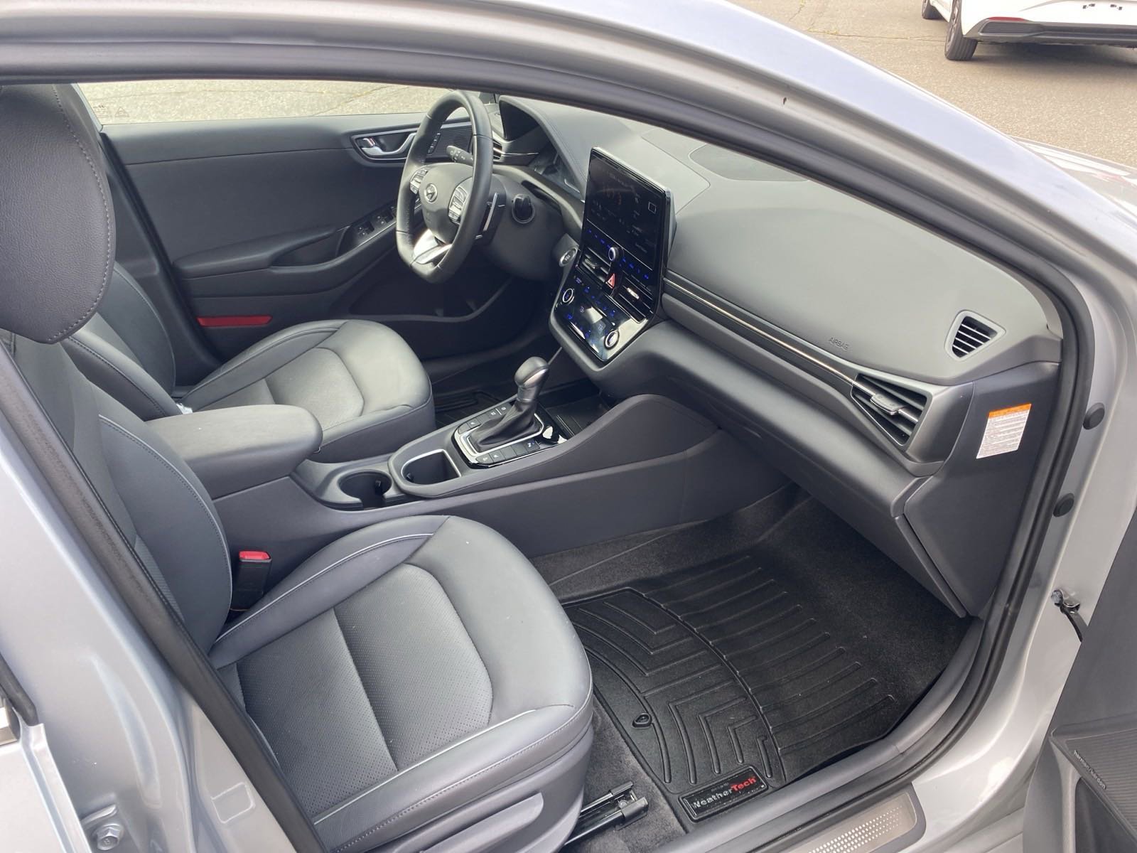 Used 2022 Stellar Silver Hyundai Limited image 15