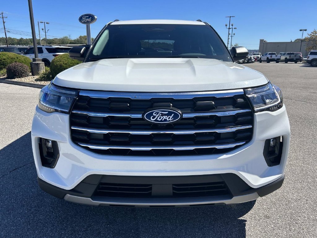 New 2027 Star White Metallic Tri-Coat Ford Active image 9