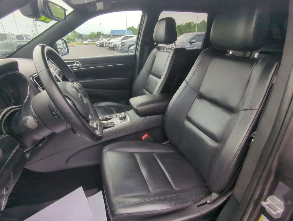 Used 2020 Gray Jeep Limited image 11